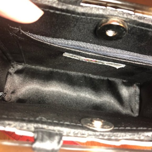 Handcrafted Mother of Pearl Purse - Picture 2 of 7